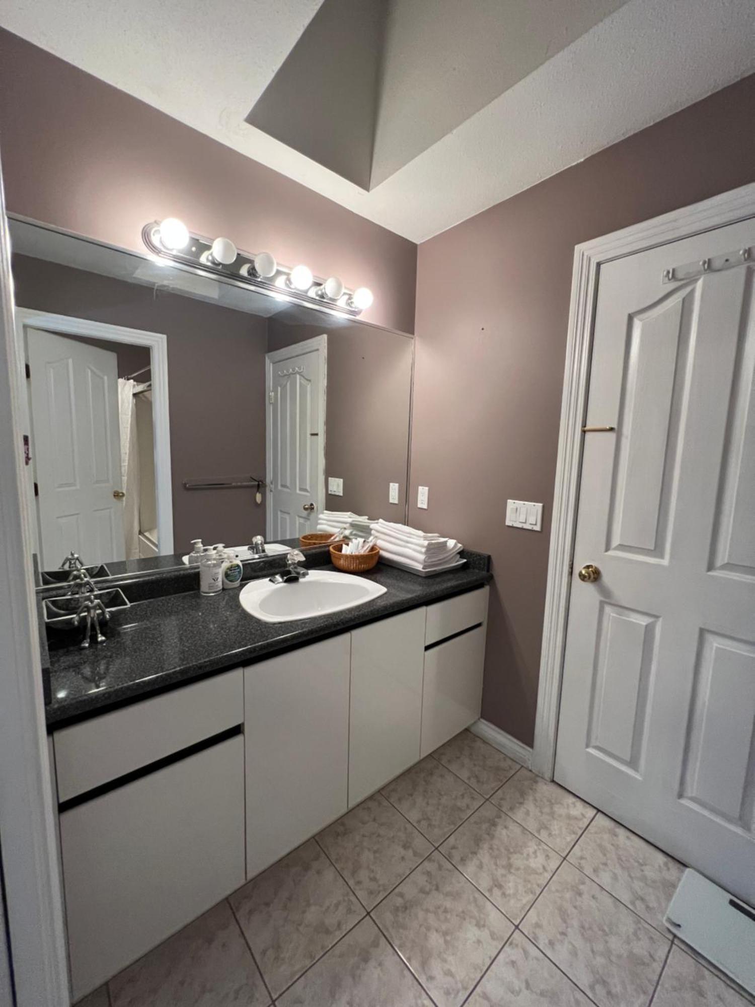 Comfortable Utopia B&B Richmond Esterno foto